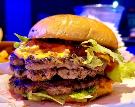 Hamburgueria- futurista retrô inspirada nos Jetsons